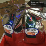 汤普森大促销 姐姐家现货 数量不多 谁抢到谁就赚了都是大包装，玛卡 蛋白粉 芹菜籽 胶原蛋白液 葡萄籽 蔓越莓 都是他家的明星产品，我自己留了一个葡萄籽 价格看图，满三件包邮 日期新鲜